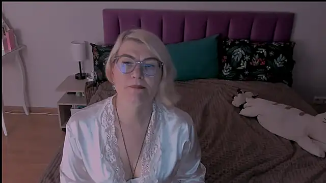 sabrinamacmarren online show from February 28, 2025, 11:34 pm