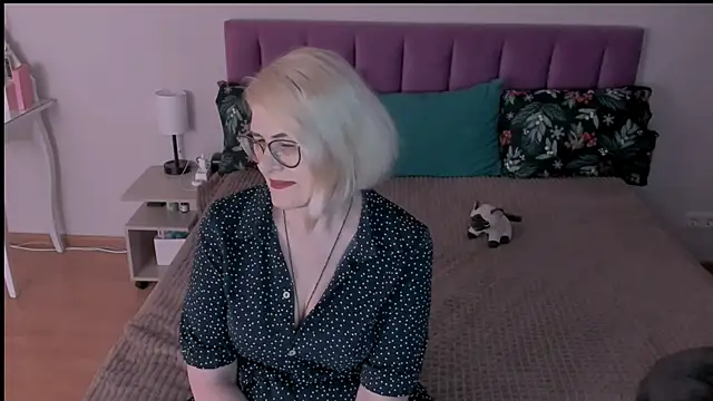 sabrinamacmarren online show from March 2, 2025, 7:23 pm