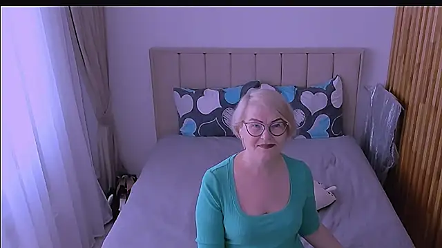 Snapshot of sabrinamacmarren chatting on April 18, 2026, 10:19 am sabrinamacmarren online show from April 18, 2026, 10:19 am