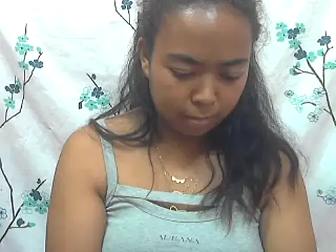 Snapshot of milkboobsgirl chatting on February 28, 2025, 7:48 am milkboobsgirl online show from February 28, 2025, 7:48 am