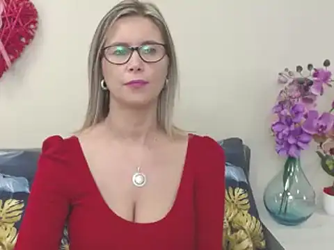 Snapshot of DoreenSexy chatting on December 4, 2024, 1:31 pm DoreenSexy online show from December 4, 2024, 1:31 pm