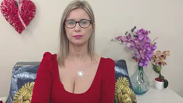 Snapshot of DoreenSexy chatting on January 2, 2025, 1:30 pm DoreenSexy online show from January 2, 2025, 1:30 pm