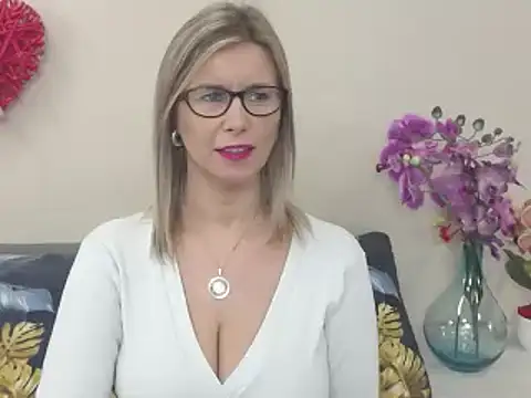 Snapshot of DoreenSexy chatting on January 20, 2025, 7:15 am DoreenSexy online show from January 20, 2025, 7:15 am