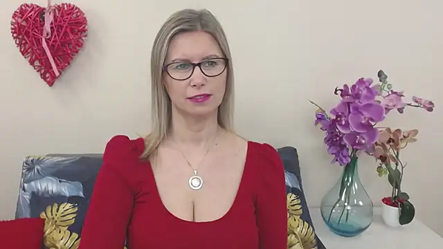 Snapshot of DoreenSexy chatting on March 18, 2025, 7:19 am DoreenSexy online show from March 18, 2025, 7:19 am
