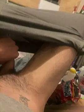 Snapshot of mikeylong chatting on February 3, 2026, 10:04 pm mikeylong online show from February 3, 2026, 10:04 pm