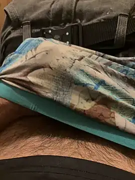 Snapshot of mikeylong chatting on February 13, 2026, 4:14 pm mikeylong online show from February 13, 2026, 4:14 pm