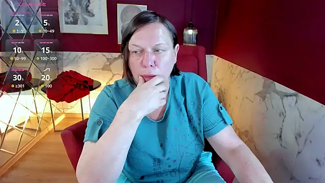Snapshot of KellyPerfection chatting on July 2, 2026, 8:20 am KellyPerfection online show from July 2, 2026, 8:20 am
