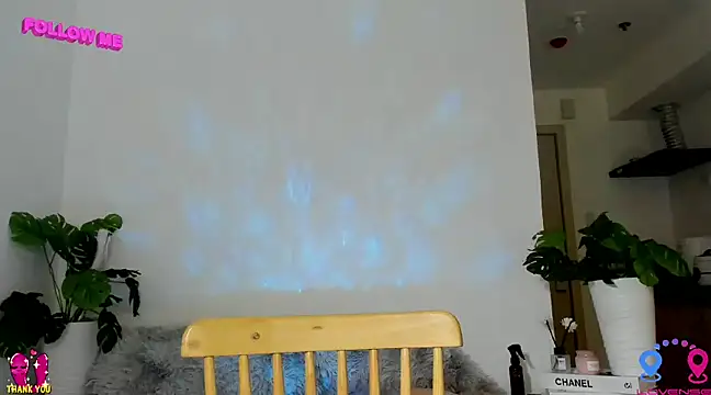 hottycrishina online show from February 20, 2025, 8:39 am