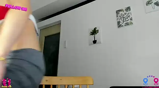 hottycrishina online show from March 7, 2025, 10:13 am