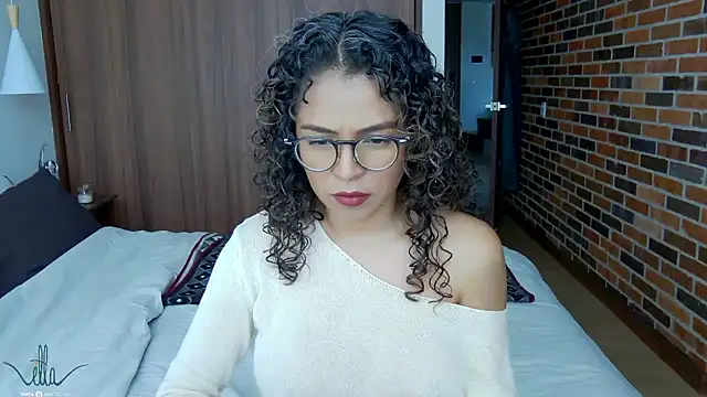 illaroom online show from December 2, 2024, 6:43 pm