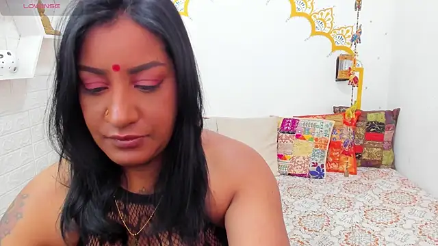 LadyNahir online show from May 10, 2026, 3:12 am