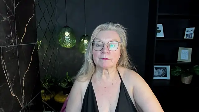 NataliMellow online show from November 27, 2025, 1:24 pm