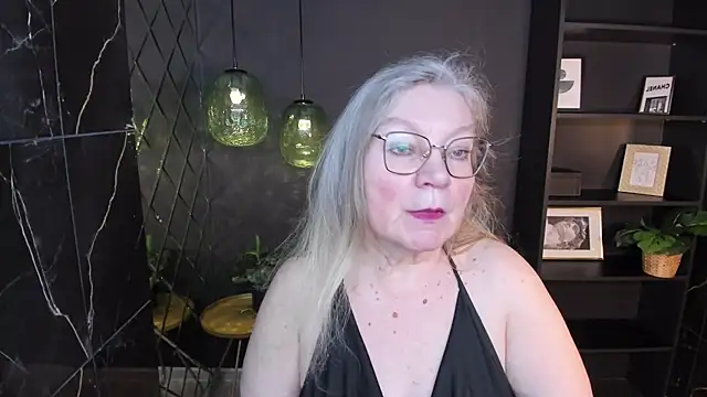 NataliMellow online show from February 11, 2026, 1:16 pm