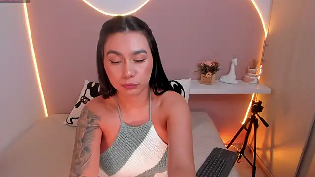 EllieMitchell online show from January 10, 2025, 10:15 pm