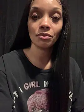 Rakiyahcharms online show from March 6, 2025, 3:57 am