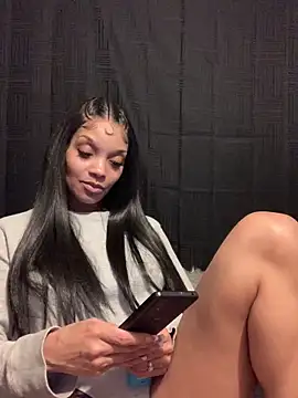 Rakiyahcharms online show from March 7, 2025, 1:20 am