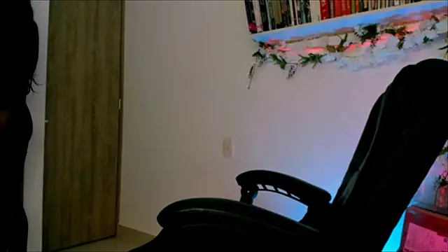 ALLMECANDY online show from April 10, 2026, 12:49 am