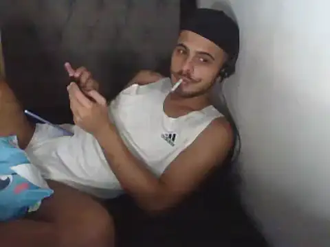 Snapshot of LoudLikeness chatting on February 28, 2025, 9:15 am LoudLikeness online show from February 28, 2025, 9:15 am