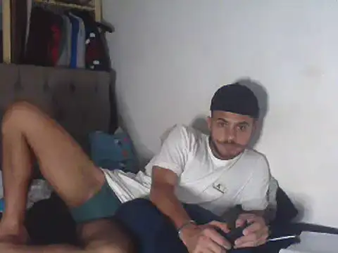 Snapshot of LoudLikeness chatting on March 7, 2025, 7:41 am LoudLikeness online show from March 7, 2025, 7:41 am