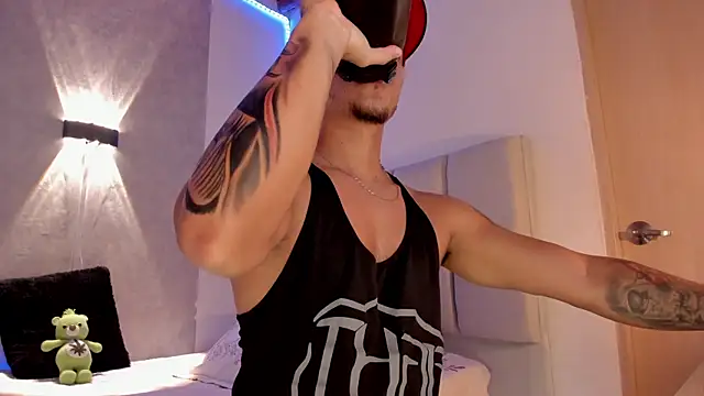 Snapshot of CRAZYBOYLOVE chatting on September 15, 2025, 11:32 am CRAZYBOYLOVE online show from September 15, 2025, 11:32 am