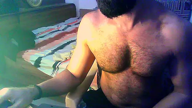 Snapshot of Vbestshow chatting on February 9, 2026, 12:31 pm Vbestshow online show from February 9, 2026, 12:31 pm