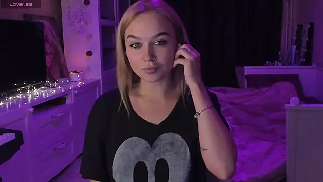 MaryDreaminess online show from March 11, 2025, 7:36 pm