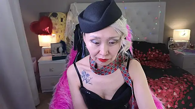 RoxalanaStar online show from March 31, 2026, 12:05 pm