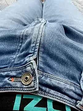 Snapshot of Babyucum4me chatting on March 19, 2025, 3:19 pm Babyucum4me online show from March 19, 2025, 3:19 pm