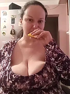 BustyLadyAlma online show from February 17, 2026, 6:43 am