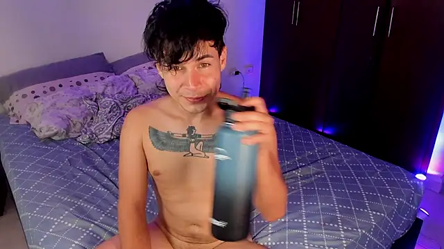 Snapshot of Ryan_picato chatting on December 17, 2024, 7:48 pm Ryan picato online show from December 17, 2024, 7:48 pm