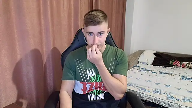 Todhorny9873 online show from December 12, 2024, 8:47 am