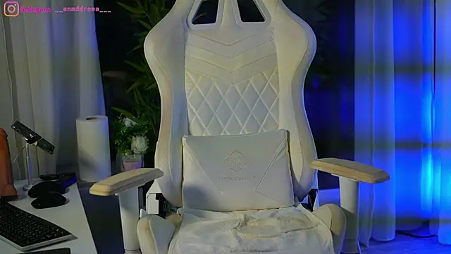 perfectt33n online show from December 6, 2024, 11:44 am