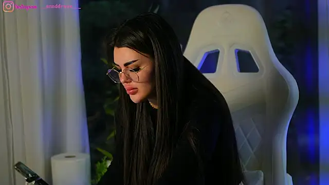 perfectt33n online show from December 21, 2024, 9:33 am