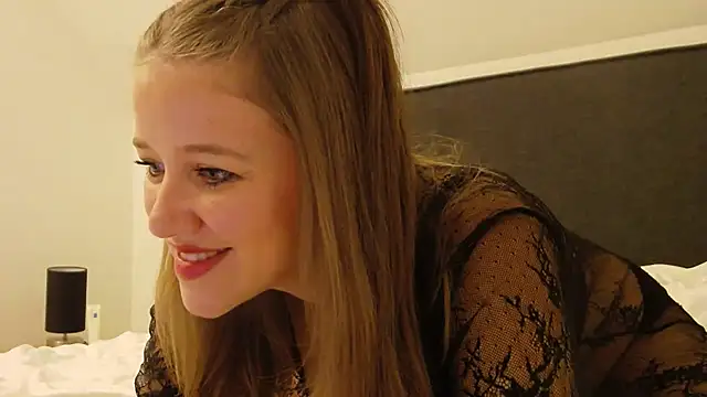 Neonstar online show from March 16, 2025, 10:11 am