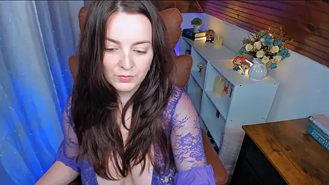 ErinMarshall online show from September 18, 2025, 3:03 pm