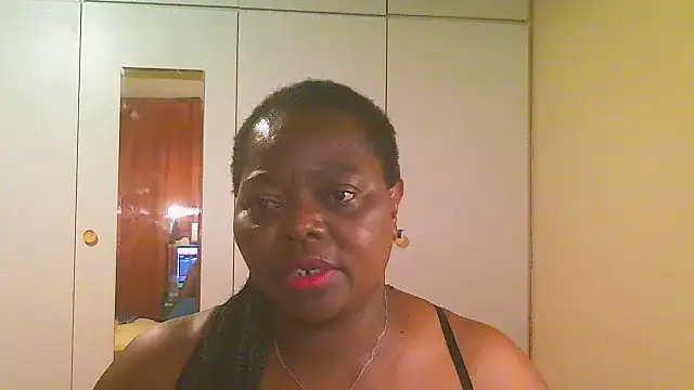 Snapshot of MatureBoobsDiva chatting on February 25, 2025, 8:09 pm MatureBoobsDiva online show from February 25, 2025, 8:09 pm