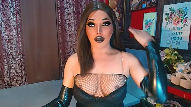 trixxielicious online show from October 31, 2025, 12:39 pm