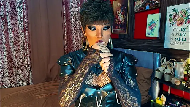 trixxielicious online show from November 6, 2025, 5:03 pm