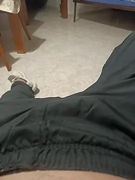 Snapshot of Bobby967 chatting on April 1, 2026, 7:33 pm Bobby967 online show from April 1, 2026, 7:33 pm