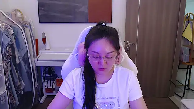 SusanWang online show from January 11, 2025, 12:07 pm