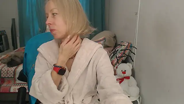 LuxuryNika online show from October 23, 2025, 9:41 am