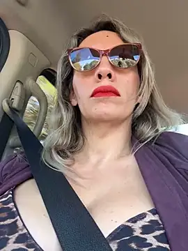 Gatitacarlita online show from November 18, 2025, 12:42 pm