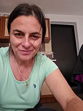 IsabelleCraft online show from December 15, 2025, 12:31 pm