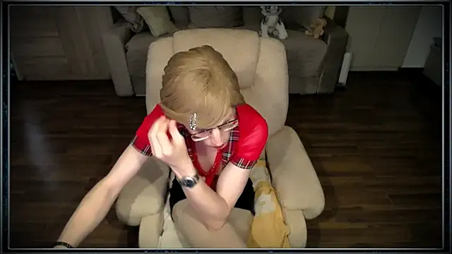 clementine online show from December 15, 2025, 10:08 am