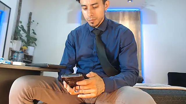 Andrew 4  online show from February 17, 2026, 1:46 am