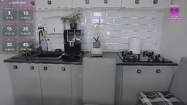 erikaerika online show from February 20, 2026, 8:49 am