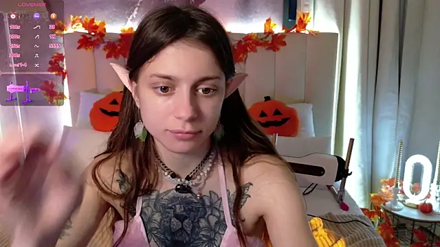 Eille Elfie online show from October 29, 2025, 5:42 am