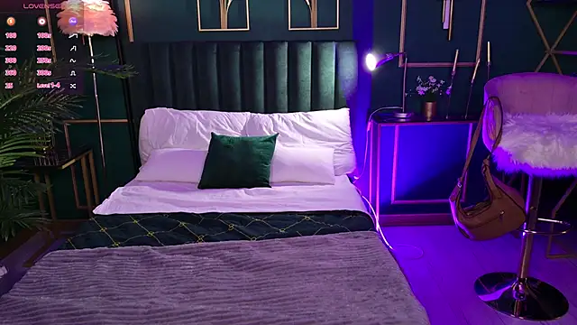 Eille Elfie online show from November 14, 2025, 6:23 am