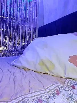 LUNAdeMARTE online show from December 16, 2025, 1:43 am