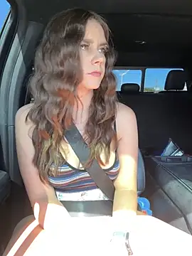 MaggyMayI online show from November 3, 2025, 5:36 pm